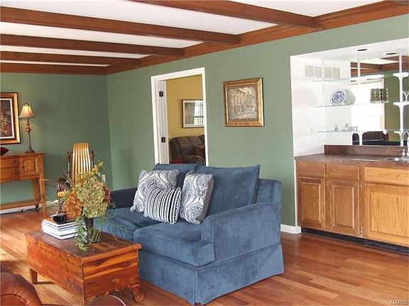 4th image of 640 Sunbridge Dr