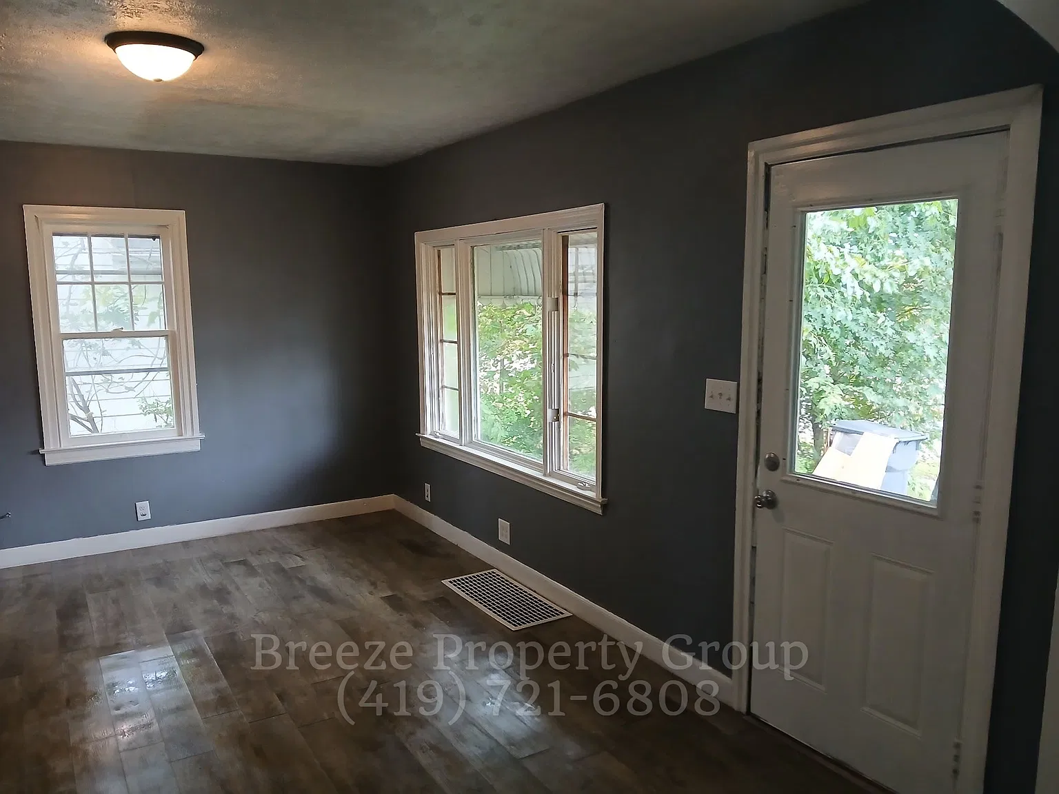 2 bed, 792 sqft, $950 — Photo 2
