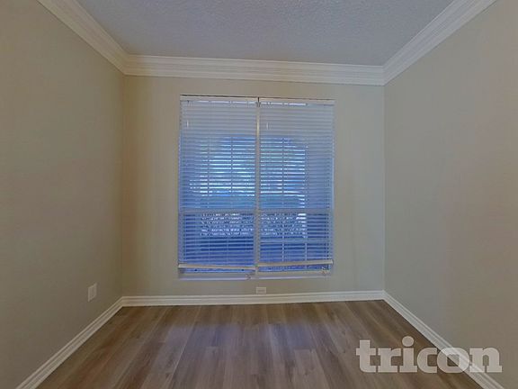 4th image of 300 Westbrook Dr