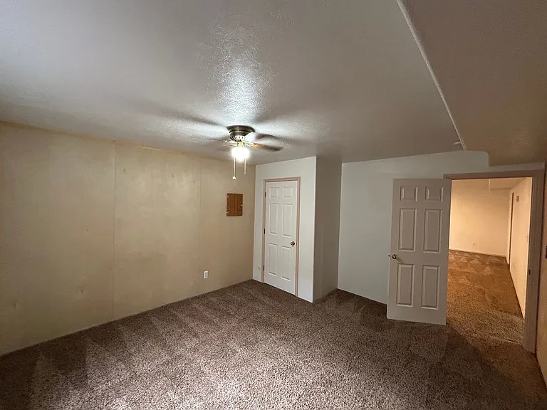 125 E 300 N — Photo 34