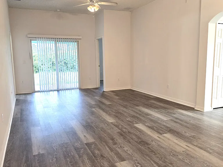 11010 Whitecap Dr — Photo 5