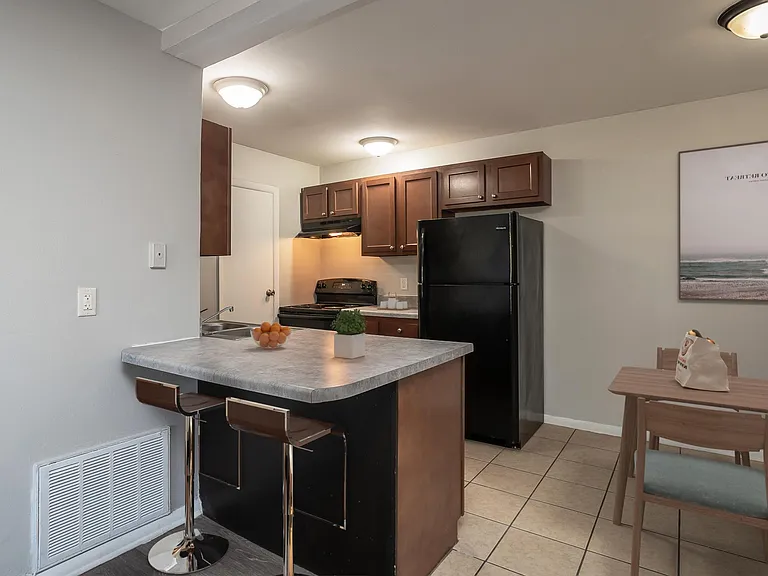 Englewood Villas & Residences — Photo 18