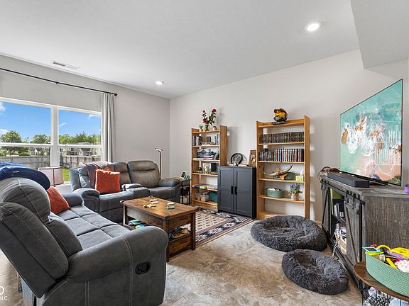 4th image of 4218 Ashworth Ln
