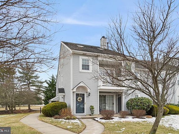 2nd image of 1302 Aberdeen Ln