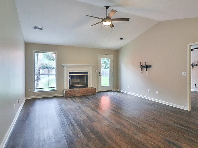 1914 Sandbrook Dr — Photo 12