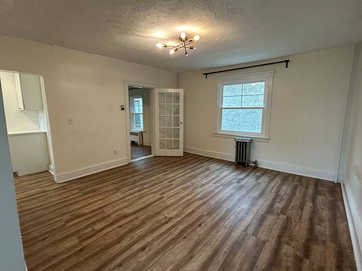 4 bed, 2.0 bath, $4,500 — Photo 2