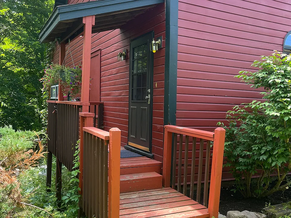 Private entrance on the side of the house