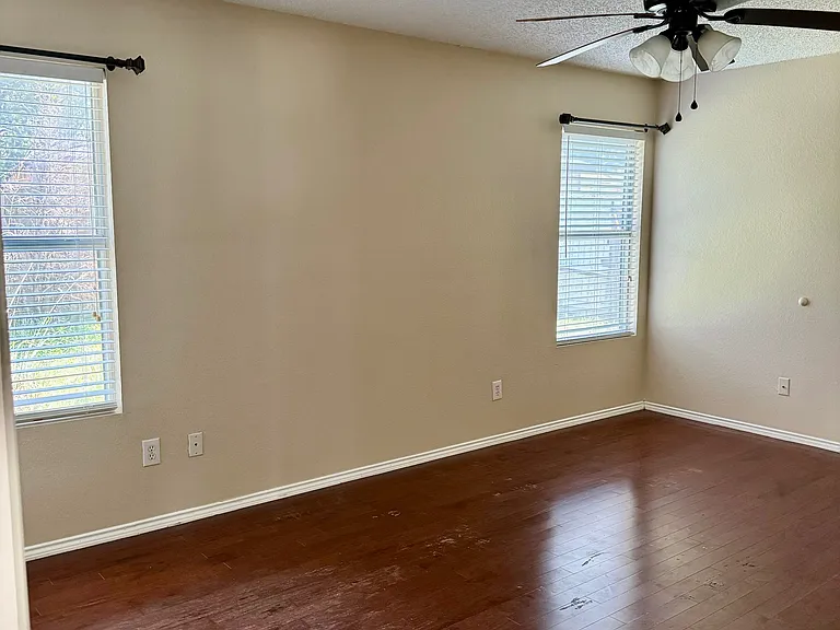 810 Wilmor Ct — Photo 9