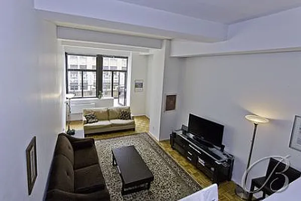 Rented by Bellmarc Realty | media 3