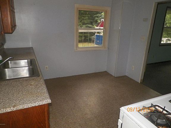 3rd image of 2222 Norman Ave