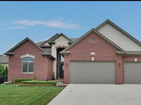 56645 Rose Garden Ln, Macomb, MI 48042