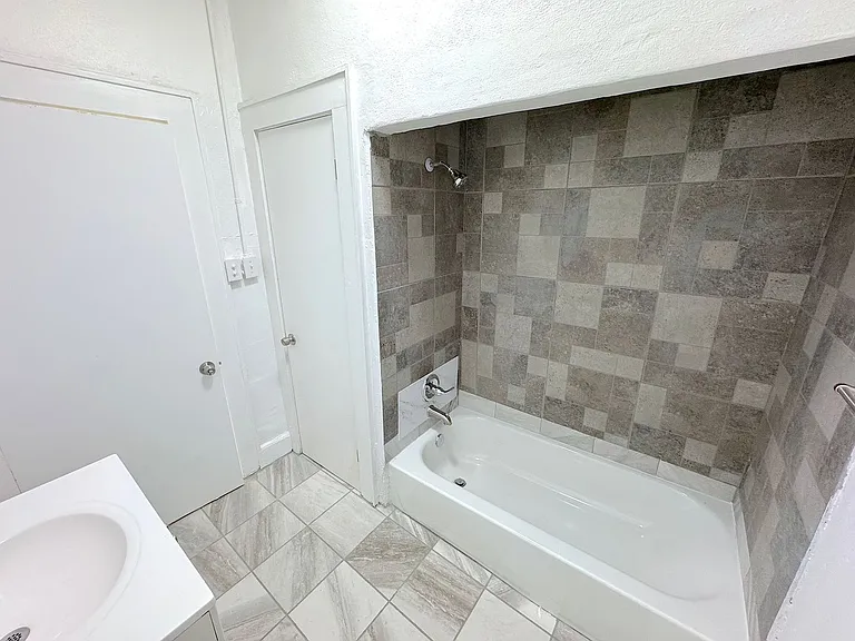 2801 Wheeling Ave #C — Photo 16