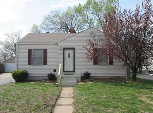326 12th St, Wood River, IL