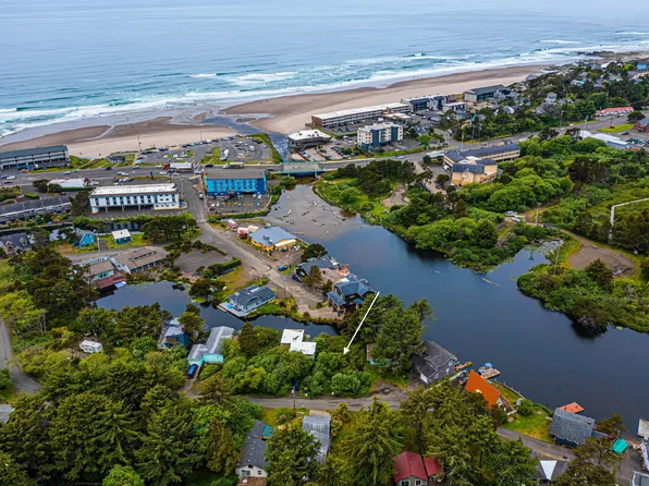 1300 SE 2nd Ct #Tl-719, Lincoln City, OR 97367