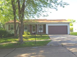 6695 Lesli Mari Ct, Florissant, MO 63033