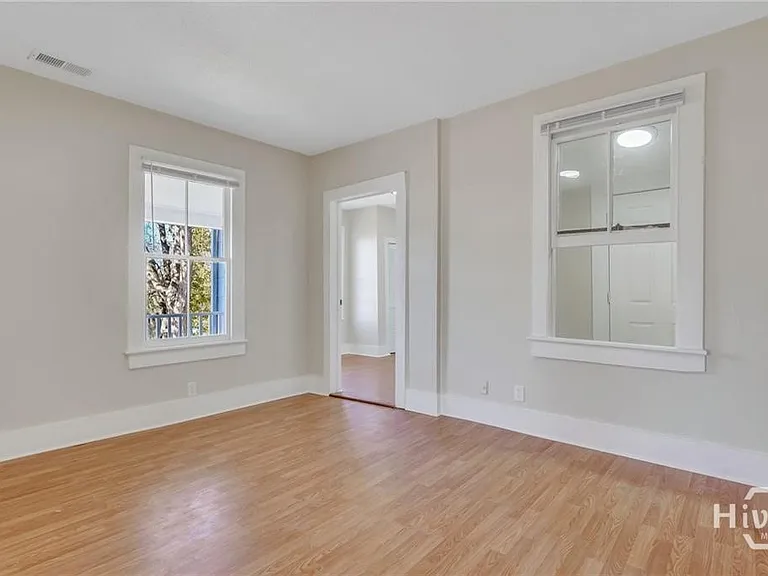 218 W Anderson St #UPPER — Photo 15