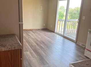 1525 S 35th St #A, Manitowoc, WI 54220