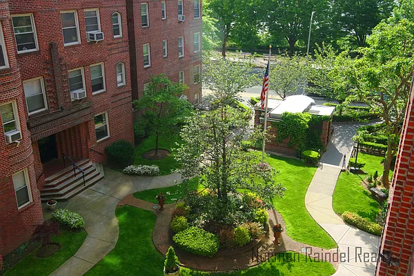 Rented by Norman Raindel, LREB | media 17