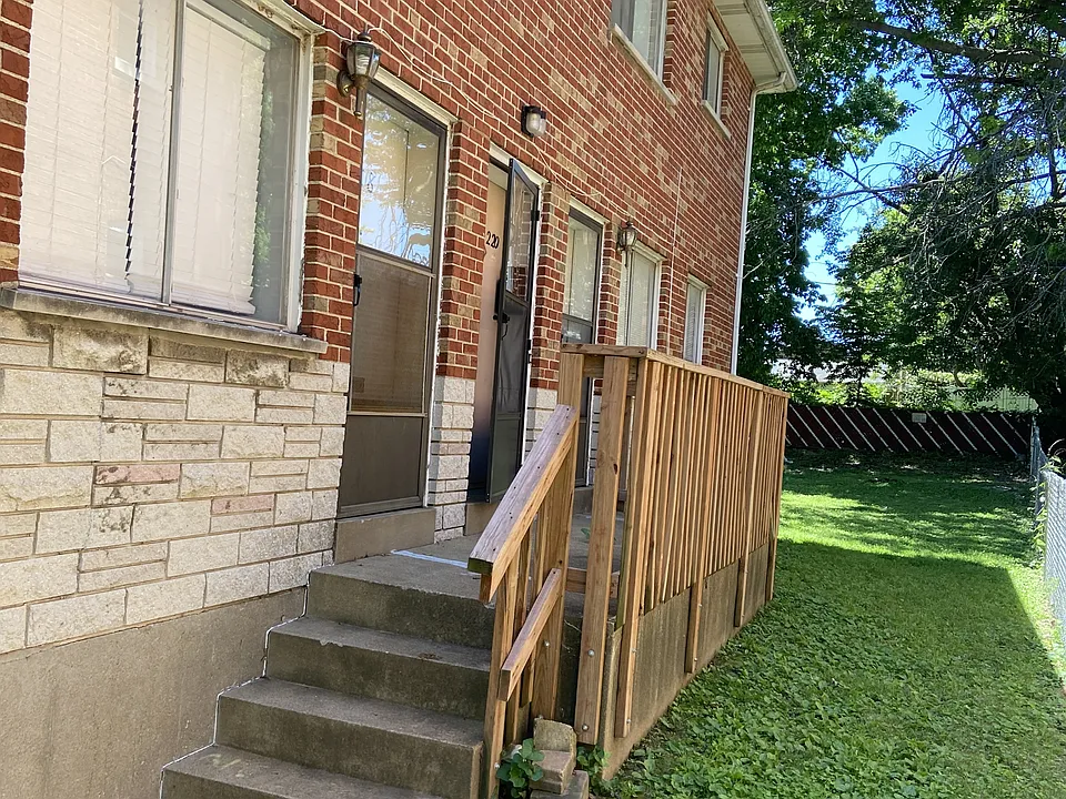 Front porch & entry