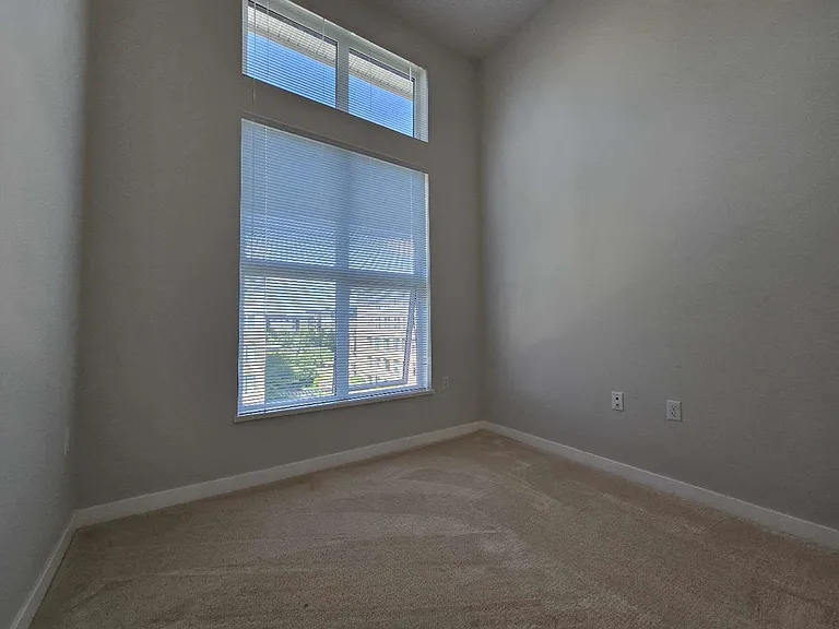9551 Alexandra Rd #4XX — Photo 20