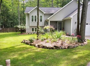 5060 N Fox Rd, Sanford, MI 48657