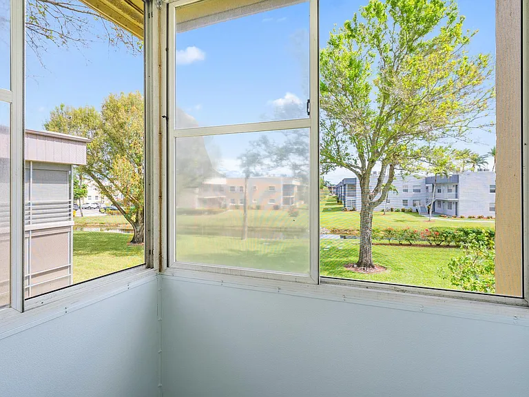 507 Capri Pl #K — Photo 16
