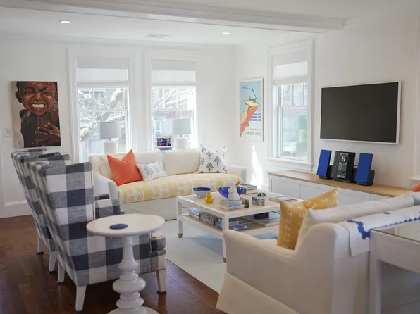 27 Summit Ave #27, Brookline, MA 02446