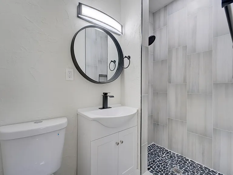 840 Bradley St — Photo 11