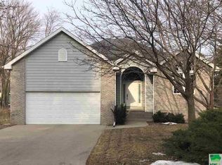 447 N Royal Troon Dr, Dakota dunes, SD 57049
