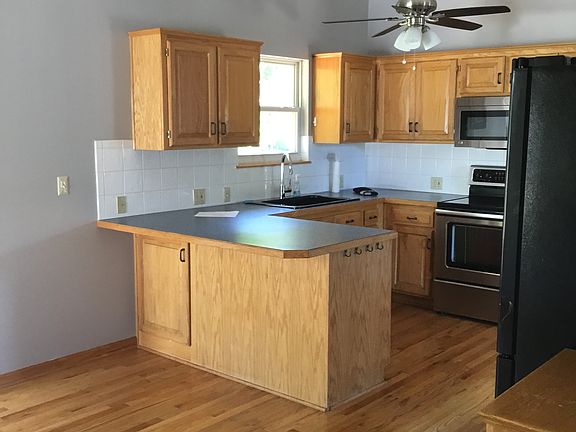 2nd image of 1316 SW Graystone Cir