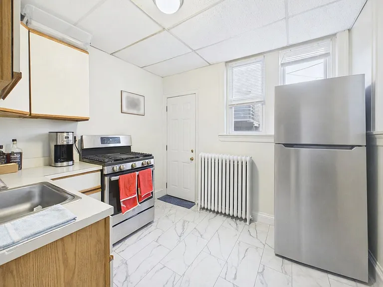 2741 Poplar St — Photo 5