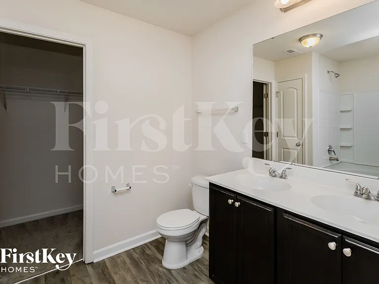 4019 Maderia Dr NW — Photo 9