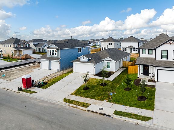 3rd image of 105 Crescent St