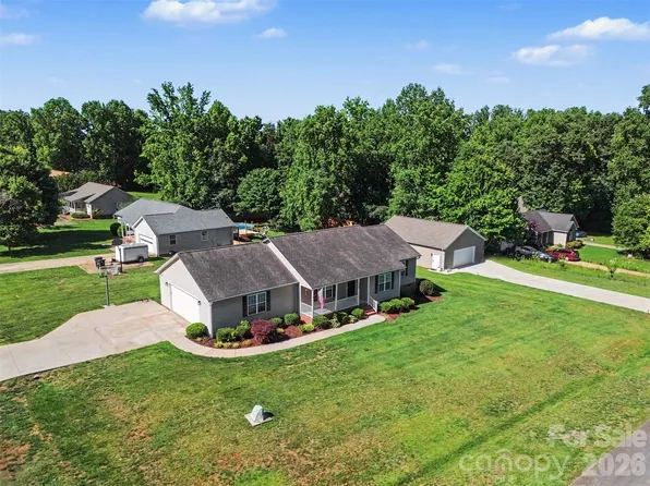 2720 Hill Top Dr, Salisbury, NC 28147