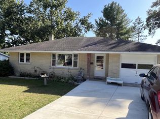 531 Lewis St, Burlington, WI 53105