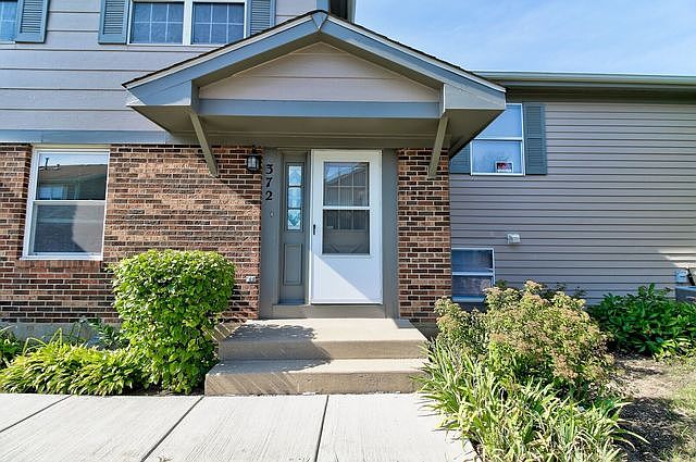 1st image of 372 Birchwood Ct