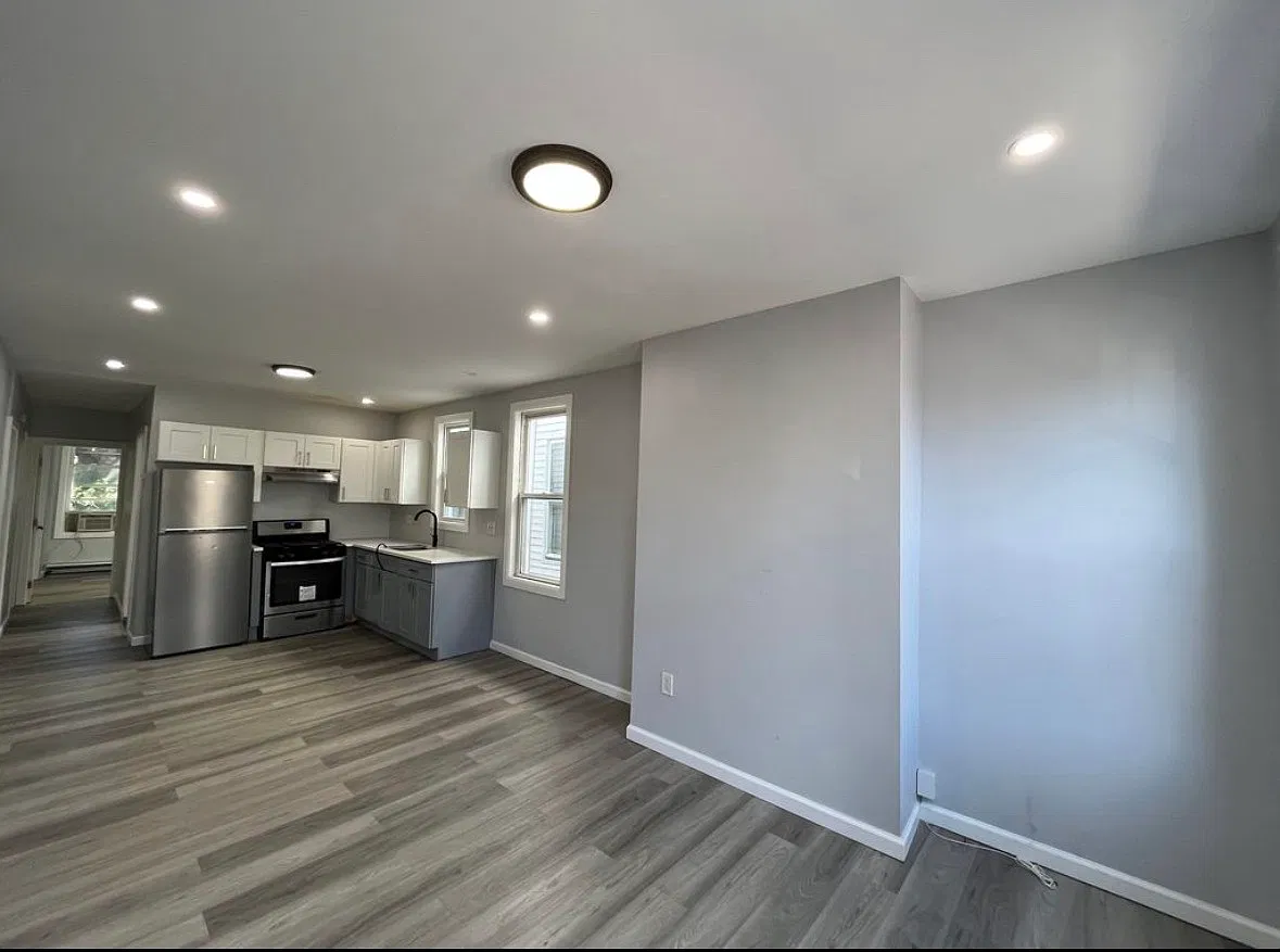 91 Stevens Ave — Photo 4