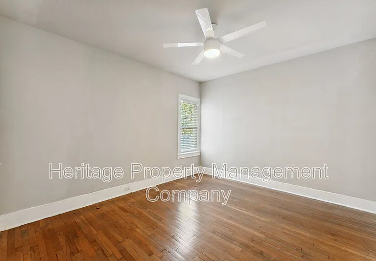 1031 Schley Ave — Photo 12