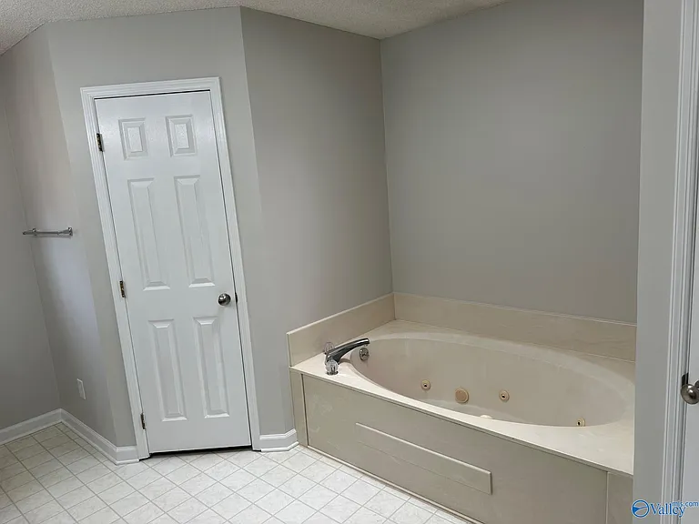 101 Springfield Ln — Photo 18