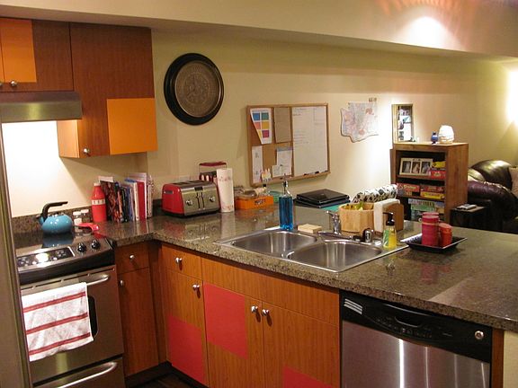 3rd image of 906 Dexter Ave N APT L614