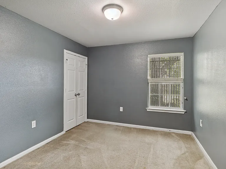 1834 Bayside St — Photo 6