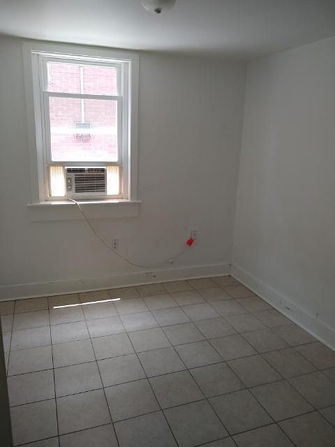 2nd image of 3863 Reddin Rd APT 11