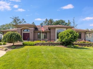 204 E Elm St, Wheaton, IL 60189