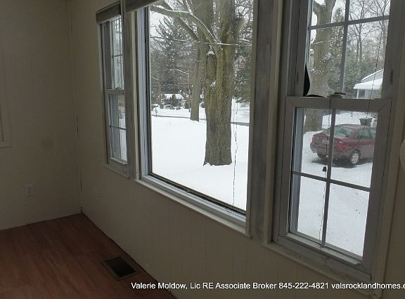 4th image of 7 Wayne Ave