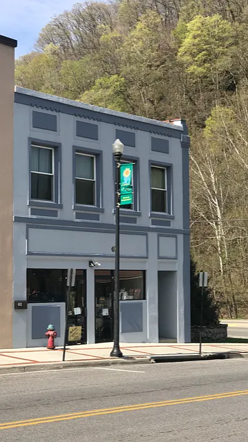 204 Main St #L