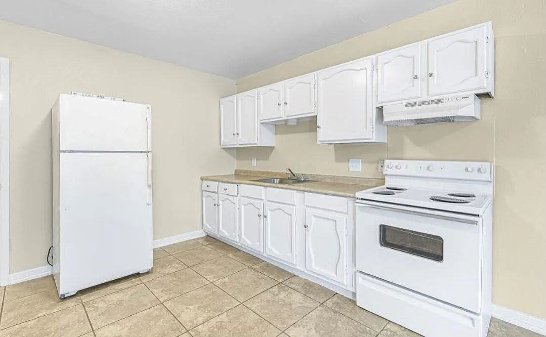 2 bed, 1.0 bath, 800 sqft, $900 — Photo 4
