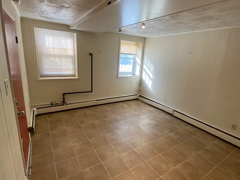 713 State St #BASEMENT — Photo 22