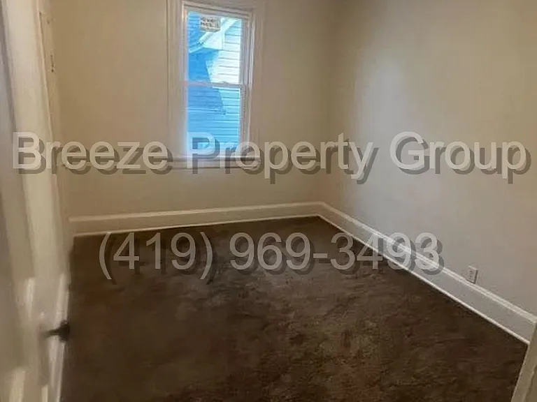 422 Dexter St — Photo 4