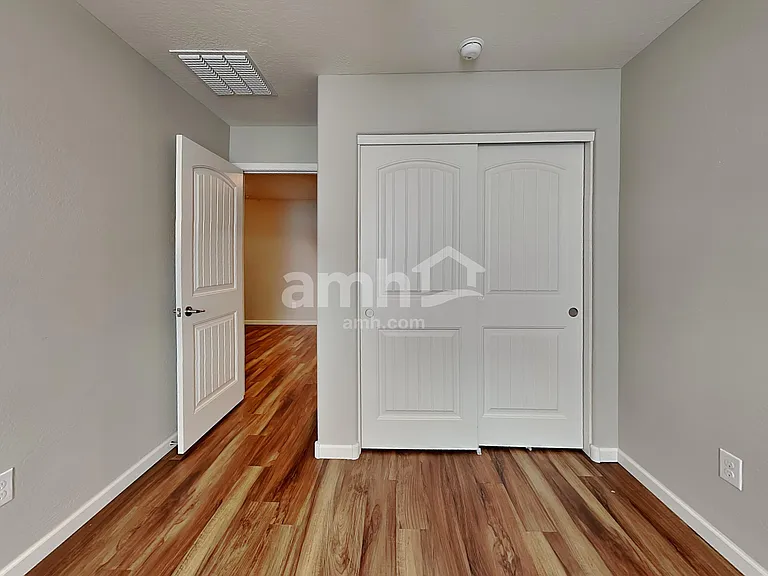 20740 W Thomas Rd — Photo 13