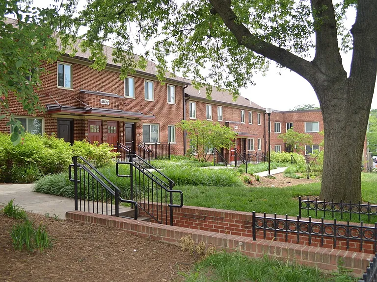 Bass Circle Apartments — Photo 18